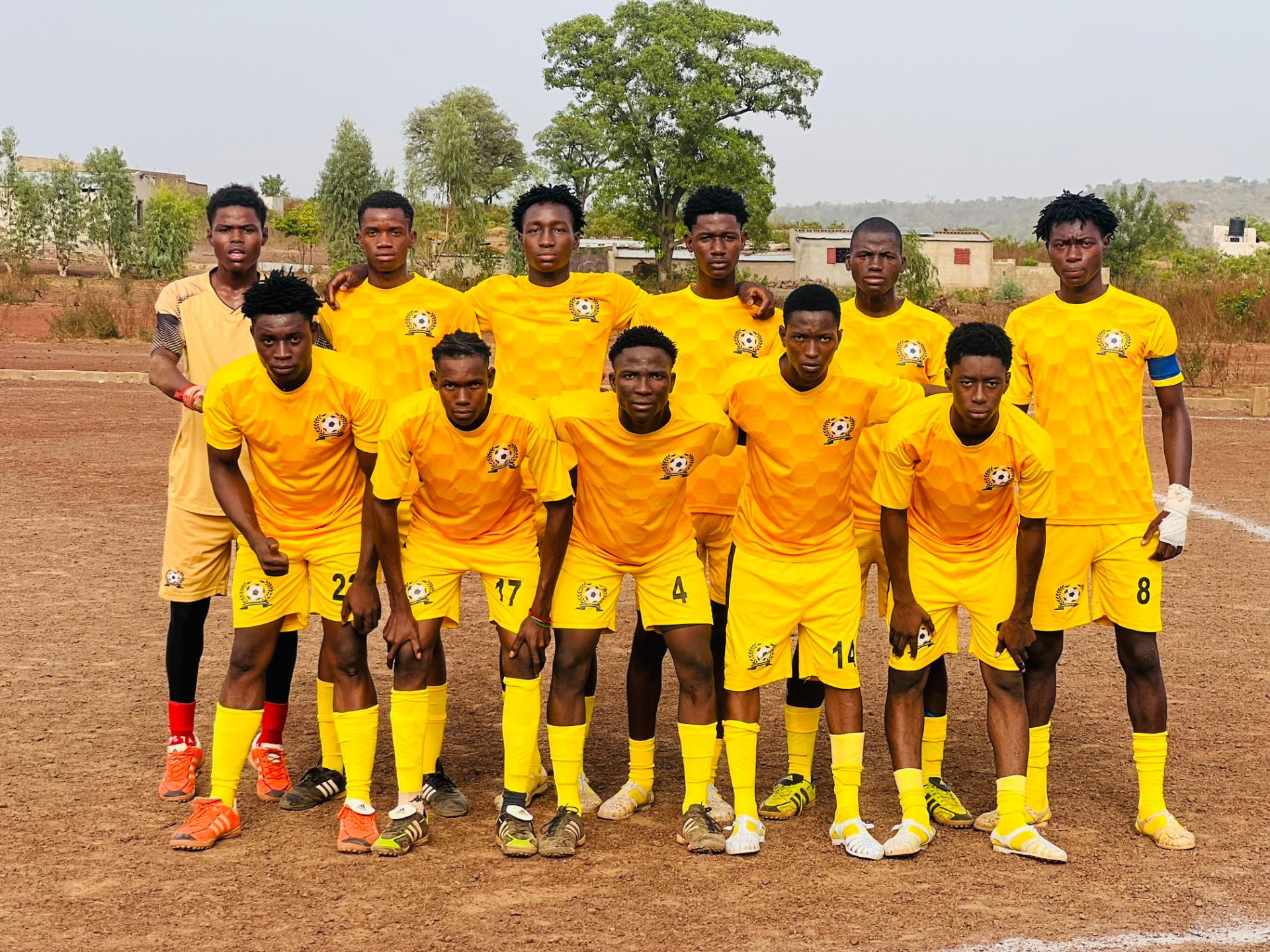 Équipe du Centre Espoir de Kambila avant un match